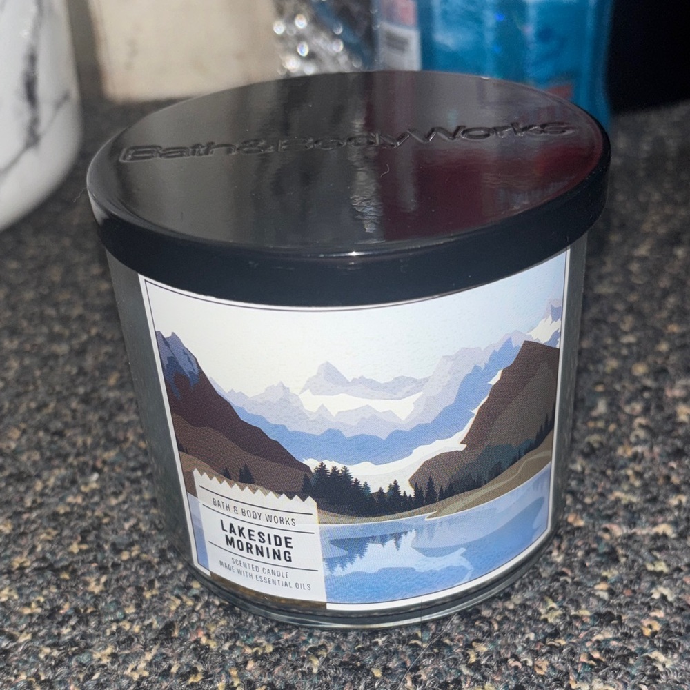 Bath & Body Works Lakeside Morning Candle with Scenic Design